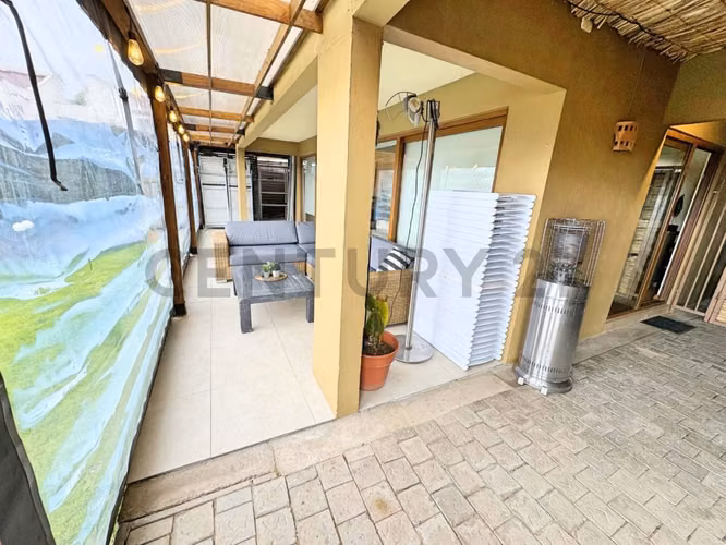 Se arrienda espectacular casa con piscina en Peñuelas