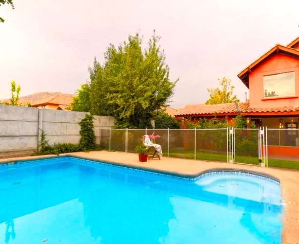ARRIENDO CASA 4 D 3 B CONDOMINIO CHICUREO NORTE - Imagen 2