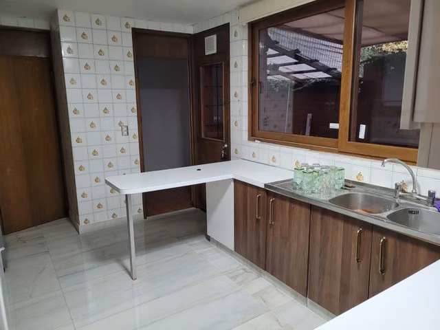 ARRIENDO EXCELENTE CASA LA REINA 3 DORMITORIOS, SERVICIO - Imagen 27