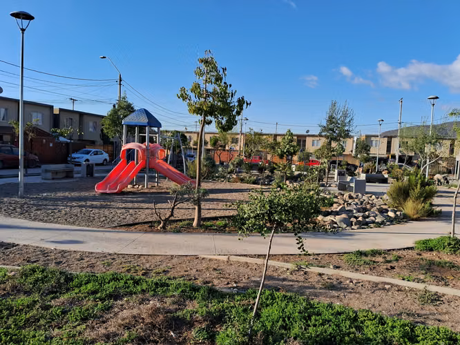 COMODA CASA EN COQUIMBO , EN VALLES DEL SAUCE