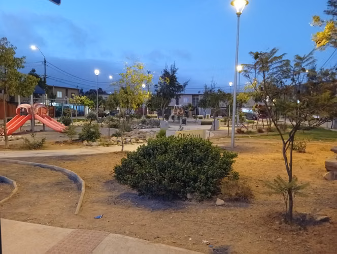 COMODA CASA EN COQUIMBO , EN VALLES DEL SAUCE