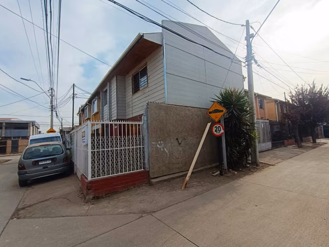 PROPIEDAD REGULARIZADA EN QUILICURA 4 DORMITORIOS 1 BAÑO
