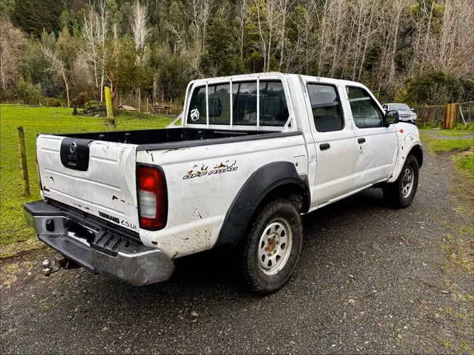 Se vende Nissan Terrano DX Turbo 2.5 Diésel 4x4 – Año 2010