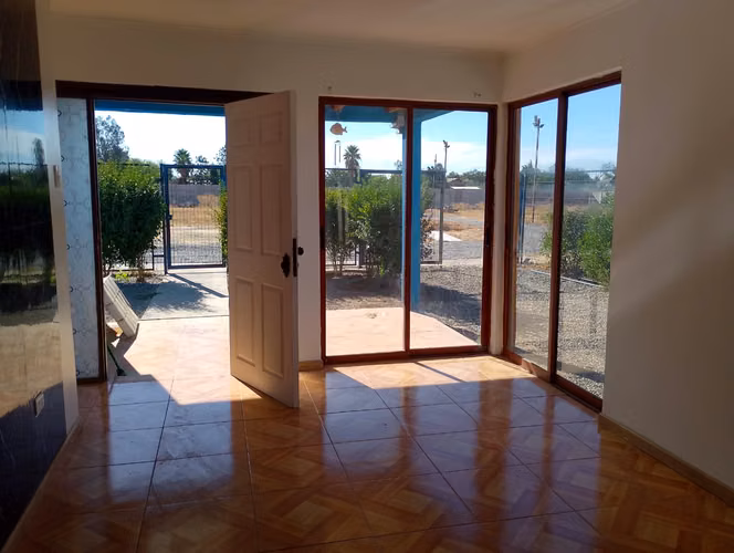 arriendo casa grande con patio