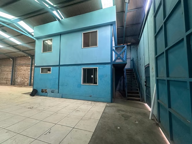 GALPON INDUSTRIAL 400M2 - METRO ECUADOR