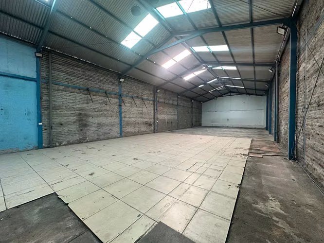 GALPON INDUSTRIAL 400M2 - METRO ECUADOR