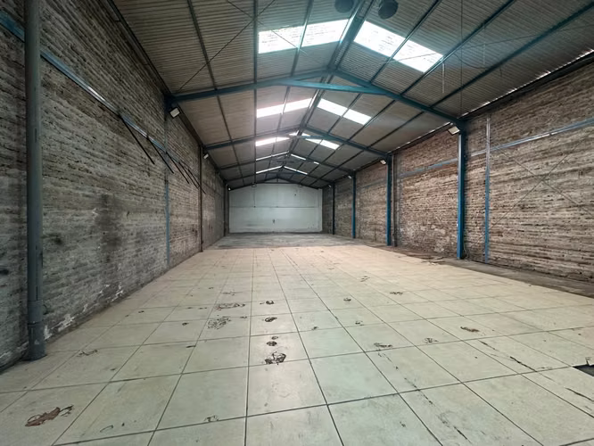 GALPON INDUSTRIAL 400M2 - METRO ECUADOR