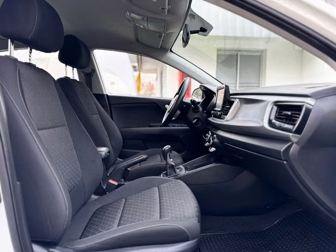 KIA RIO 4 LX 1.4L 6MT AC ABS - 2022 | 2860