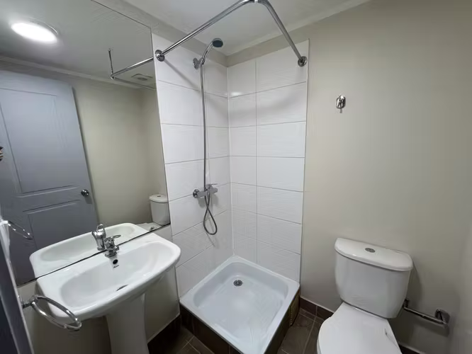 Arriendo en Chillan, departamento PRIMER PISO, 2 dormitorios, 2 baños con estacionamiento (I-a15) - Imagen 7