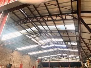 Galpón 450m2en independencia con recepción