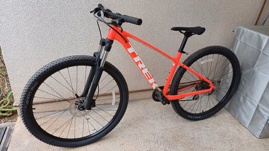 Bicicleta Trek Marlin 5 roja