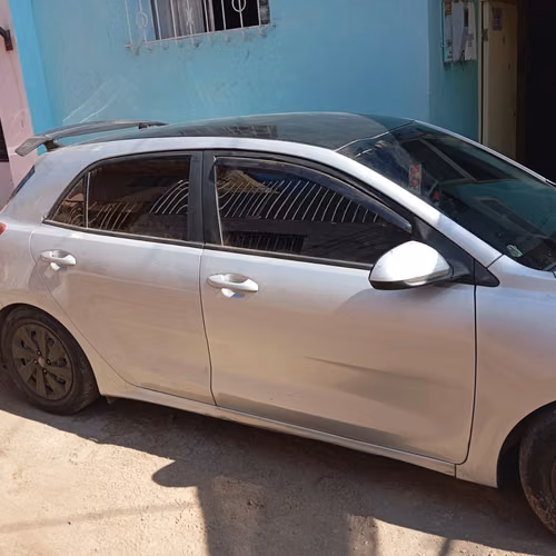 Kia Rio 5 2021 Precio conversable - Imagen 2