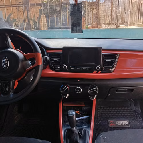 Kia Rio 5 2021 Precio conversable - Imagen 3