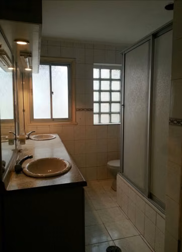 Vende casa para uso comercial, en San Antonio, Barrancas. 9 oficinas.