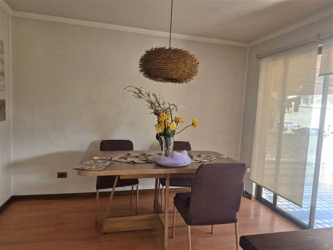 Casa en arriendo de 4 dormitori. con piscina , en Rinconada
