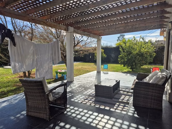 Casa en arriendo de 4 dormitori. con piscina , en Rinconada