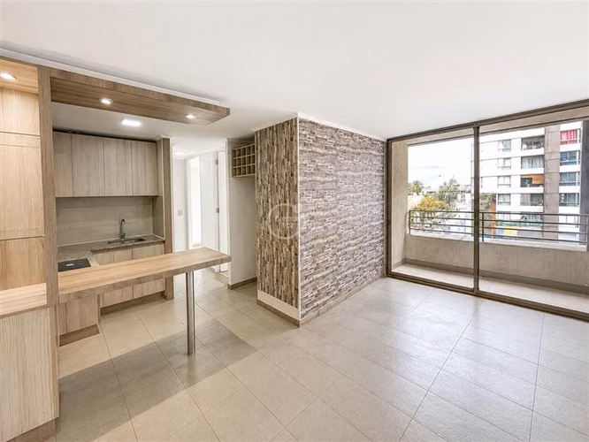 Departamento en arriendo de 2 dorm. en Independencia