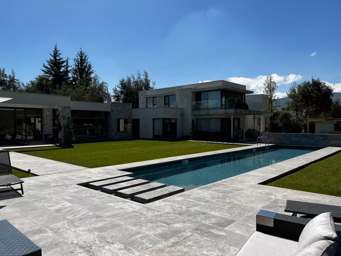 ESPECTACULAR CASA EN BRISAS DE CHICUREO