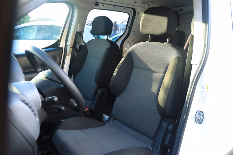CITROEN BERLINGO FURGON AÑO 2019 FULL AC SOLO 2 DUEÑOS