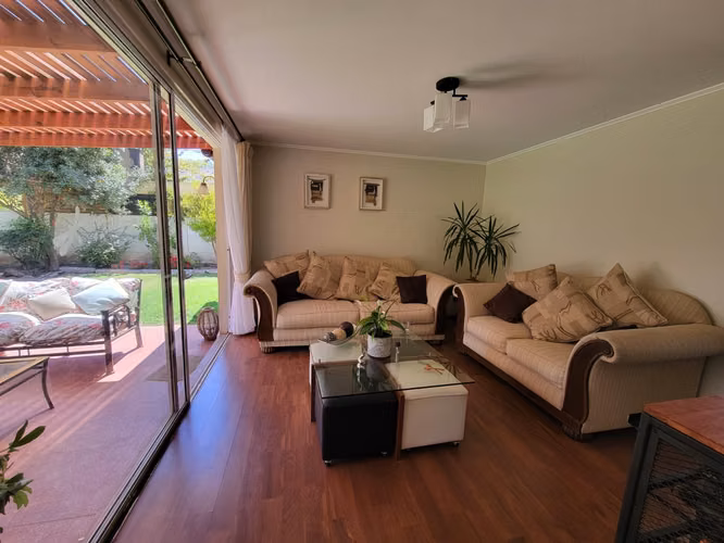Acogedora casa en Santa Elena Chicureo