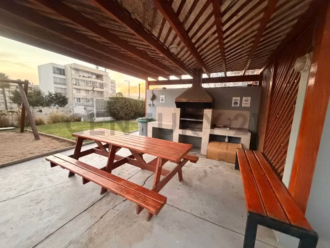 Arriendo departamento a pasos de Juan Cisternas