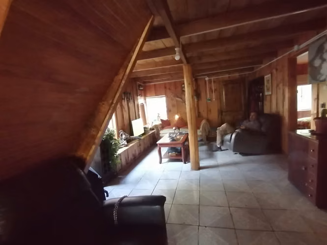 GRAN OPORTUNIDAD VENTA PARCELA CON CASA PRINCIPAL Y CABAÑAS