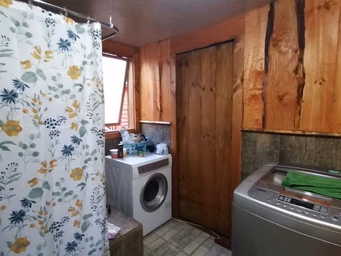 GRAN OPORTUNIDAD VENTA PARCELA CON CASA PRINCIPAL Y CABAÑAS