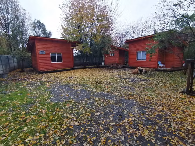 GRAN OPORTUNIDAD VENTA PARCELA CON CASA PRINCIPAL Y CABAÑAS