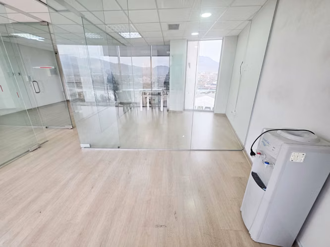 OFICINA EN ARRIENDO MONSEÑOR ESCRIVA DE BALAGUER 148 MT2 - Imagen 7