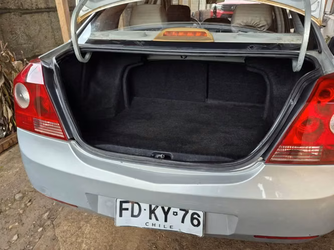 Se vende geely mk 2012