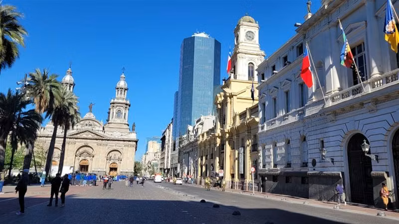 Oficina Casco Histórico de Santiago, Compañía con Teatinos