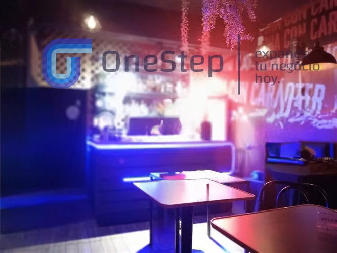 Restaurante con Patentes E, F y Asaduría de Aves