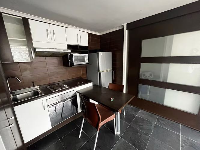 ARRIENDO DPTO SEMI AMOBLADO METRO SANTA ISABEL