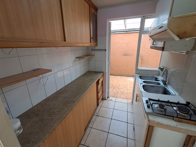  ¡HERMOSA CASA INDIVIDUAL EN VILLA ESCUADRÓN, CORONEL! 