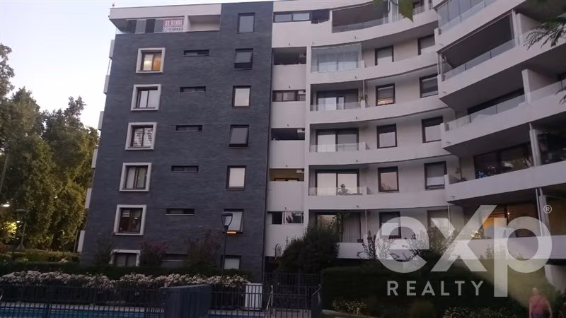 Departamento en venta de 3 dorm. 2 baños 2 est. en Peñalolén