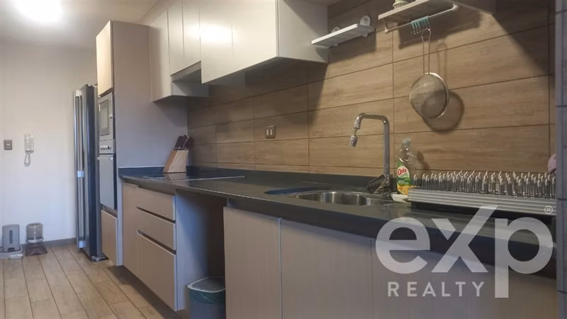 Departamento en venta de 3 dorm. 2 baños 2 est. en Peñalolén