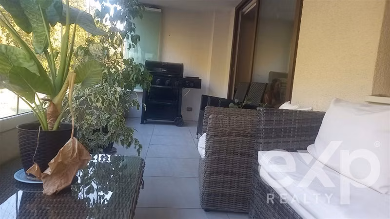 Departamento en venta de 3 dorm. 2 baños 2 est. en Peñalolén