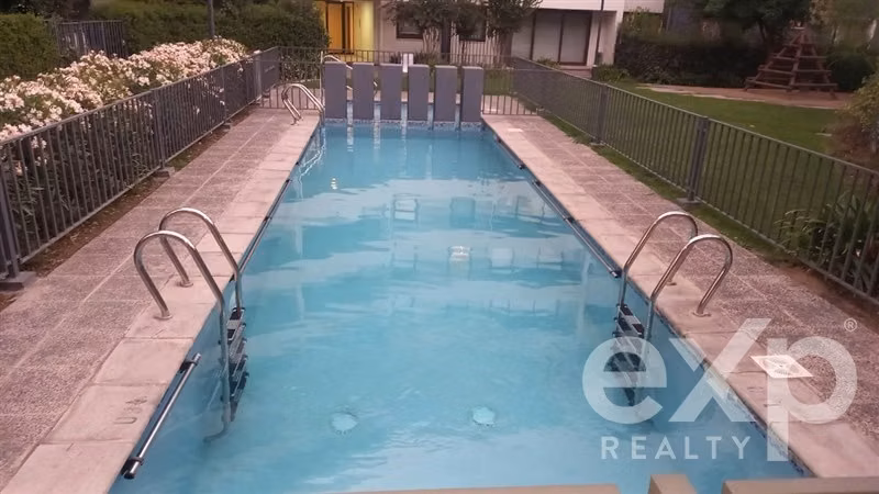 Departamento en venta de 3 dorm. 2 baños 2 est. en Peñalolén