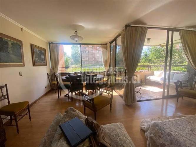 Departamento en venta de 3 dorm. en Las Condes