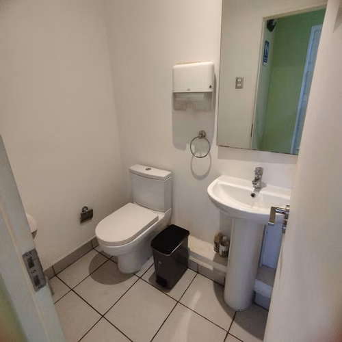 Arriendo oficina, ideal área salud.