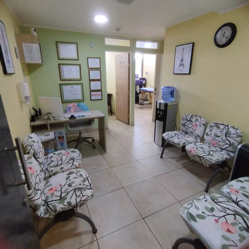 Arriendo oficina, ideal área salud.