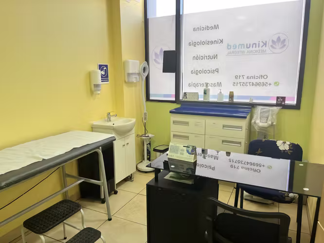 Arriendo oficina, ideal área salud.