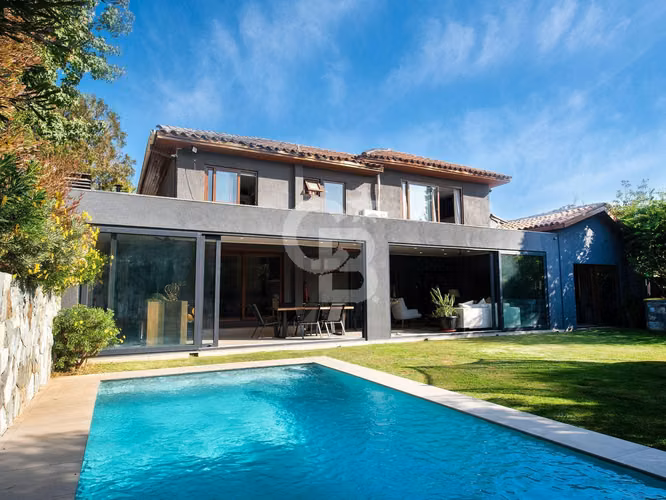 Arriendo Casa en San Carlos de Apoquindo Las Condes