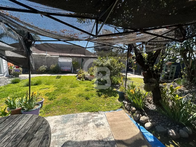 Casa en La Reina: Luminosidad, Espacio y Conexión Ideal - Imagen 7