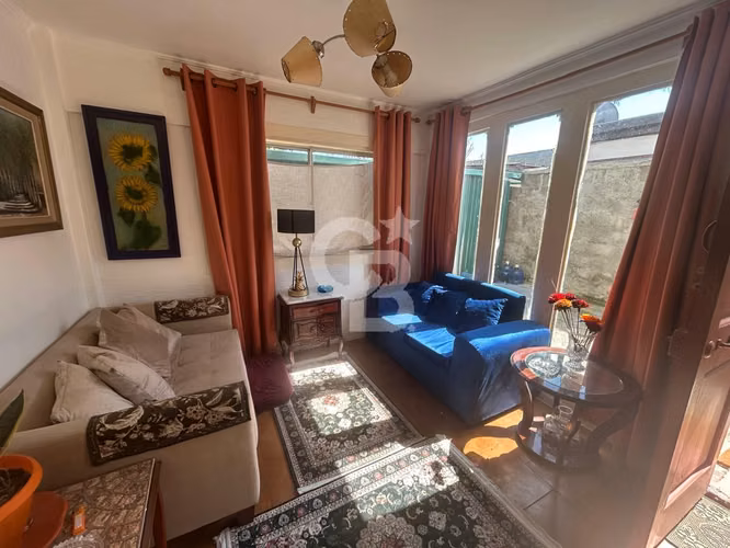 Casa en La Reina: Luminosidad, Espacio y Conexión Ideal - Imagen 4