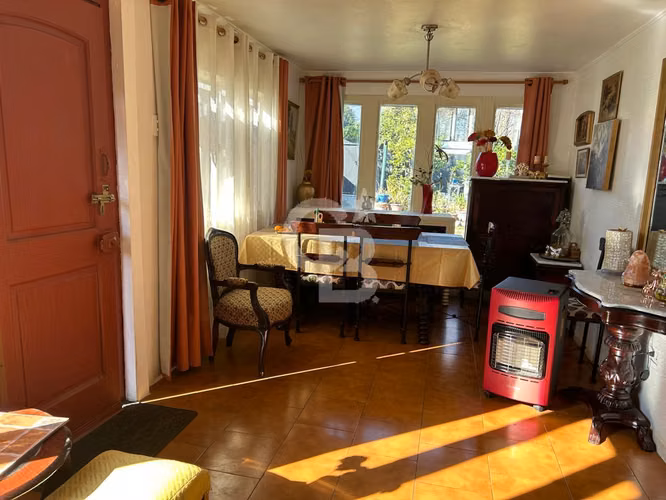 Casa en La Reina: Luminosidad, Espacio y Conexión Ideal - Imagen 2