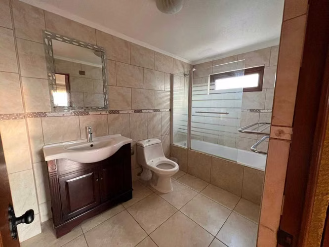 ARRIENDO CASA 3 PISOS, 7 DORM, 6 BAÑ, 3 ESTAC (66238) - Imagen 8
