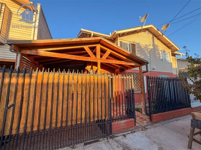 Casa 3D2B con quincho en San Bernardo, Metrotren Maestranza