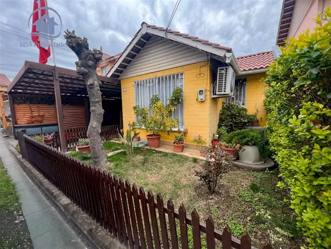 Casa en arriendo de 3D1B. cercano Metro Plaza Puente Alto