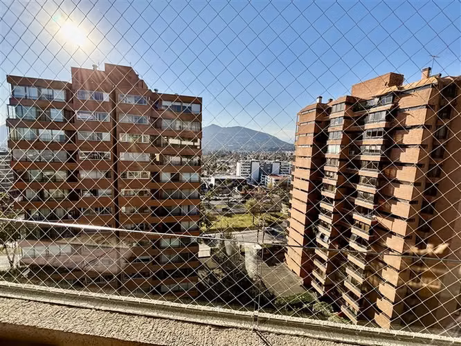 Departamento en venta de 3 dorm. Las Condes, piscina